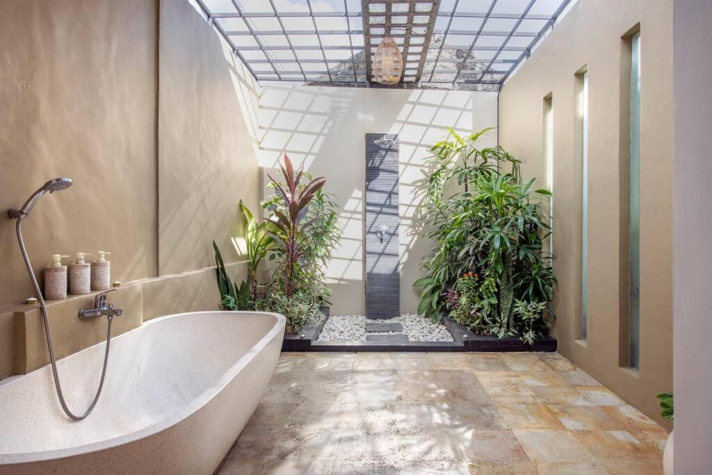 Villa Private Tiaga - Premium & Peaceful In The Heart Of *